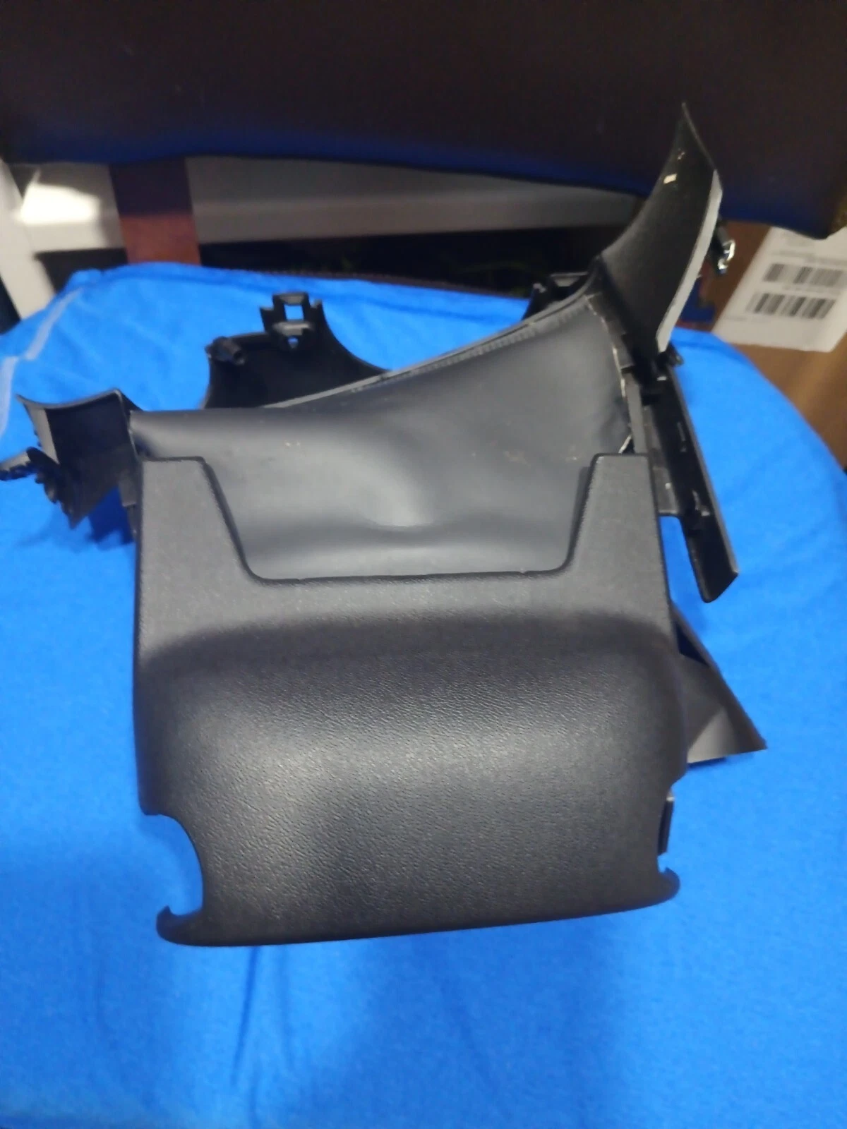 2013 BIUCK VERANO STERRING COLUMN COVER UPPER & LOWER - Image 2