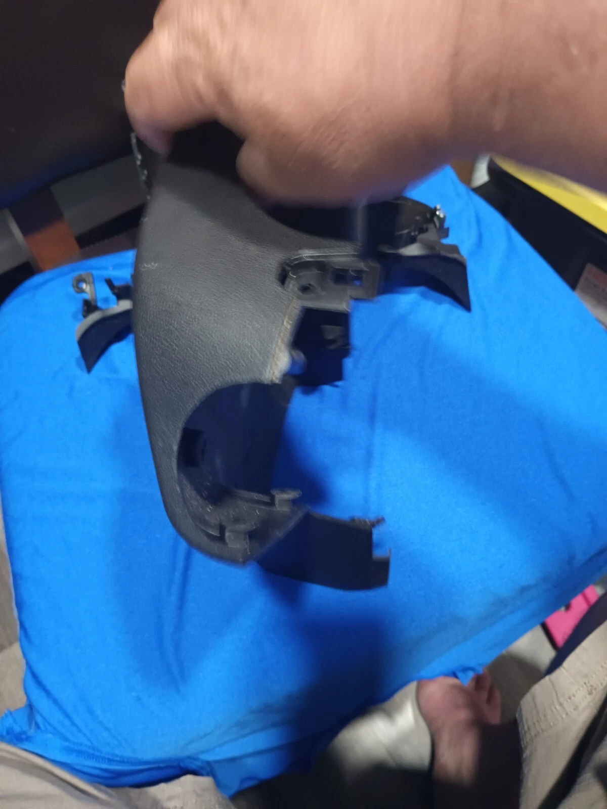 2013 BIUCK VERANO STERRING COLUMN COVER UPPER & LOWER - Image 10