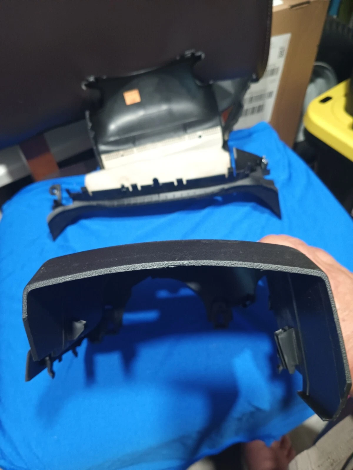 2013 BIUCK VERANO STERRING COLUMN COVER UPPER & LOWER - Image 9