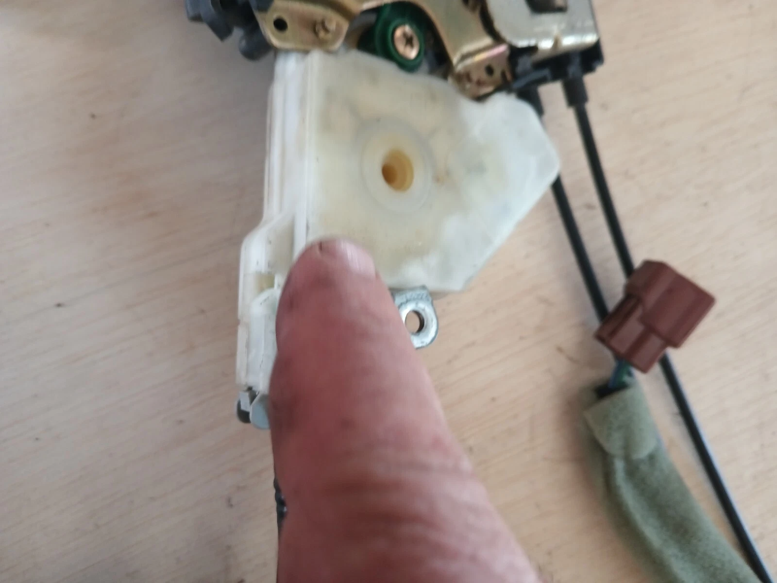 2006 NISSAN ALTIMA LH REAR DOOR LATCH WITH ACTUATOR - Image 8