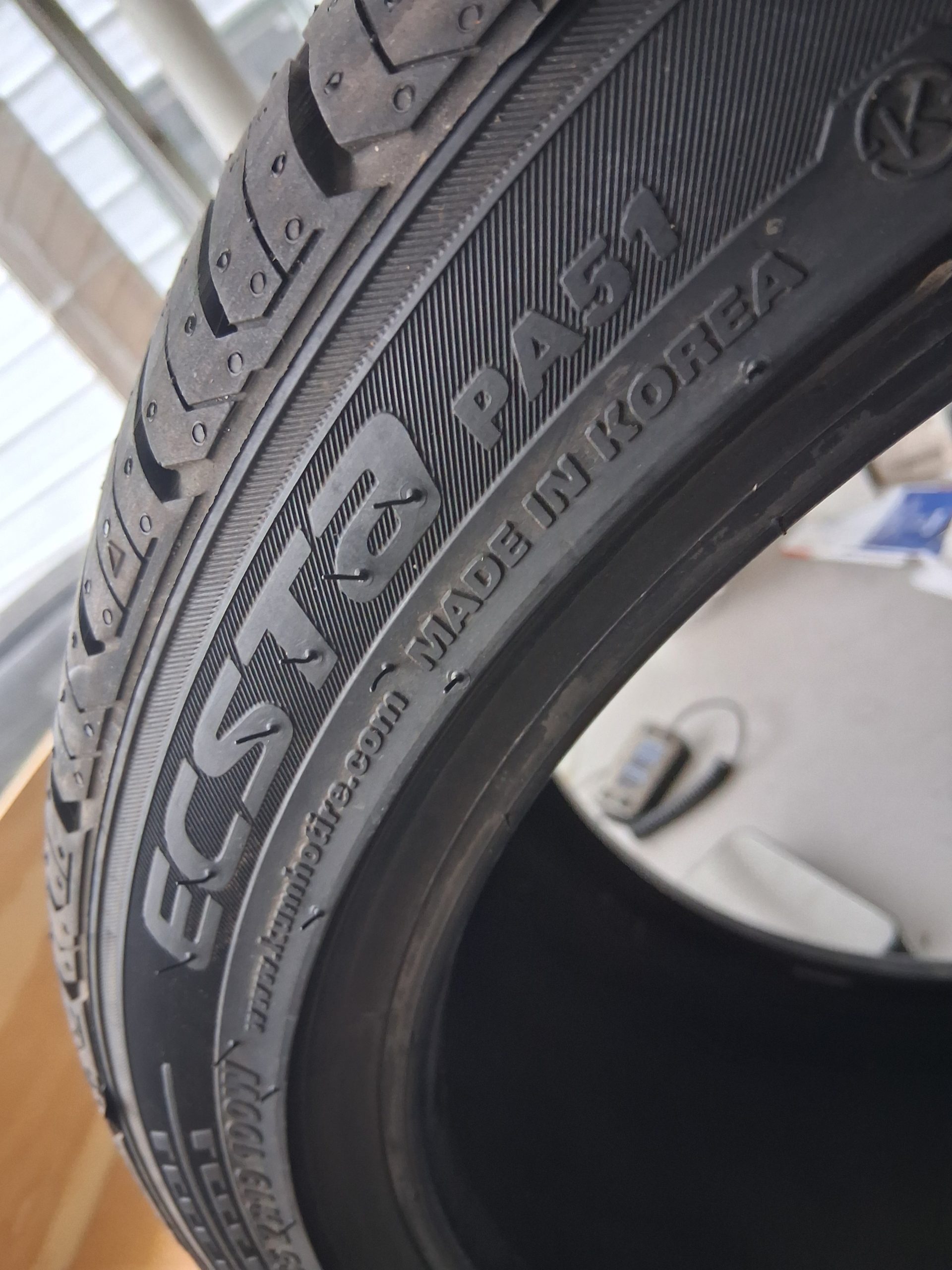 NEW TIRE KUMHO ECSTA PA51 275/35/19XL - Image 2